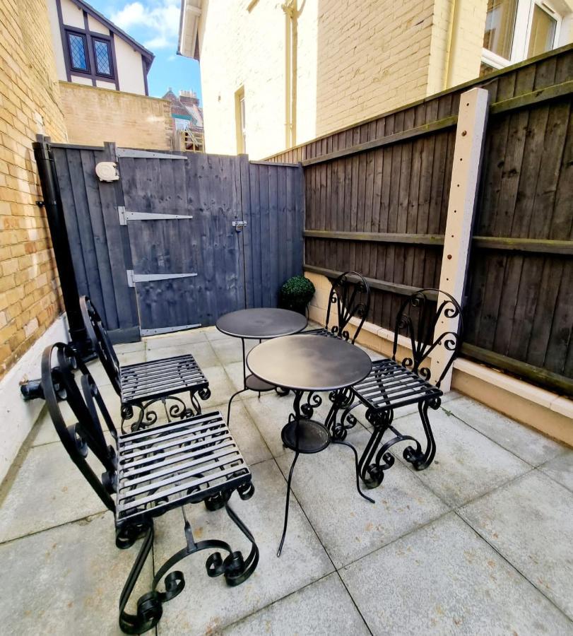 Victorian Beach Retreat with Patio and Parking Bournemouth Exterior photo